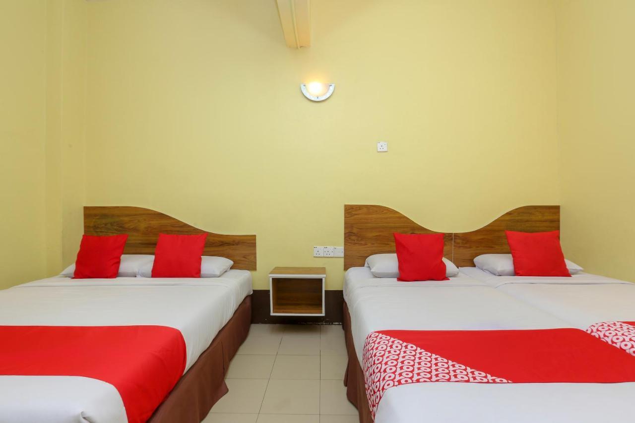 Oyo 90162 Aj Hotel Kuala Berang Екстериор снимка