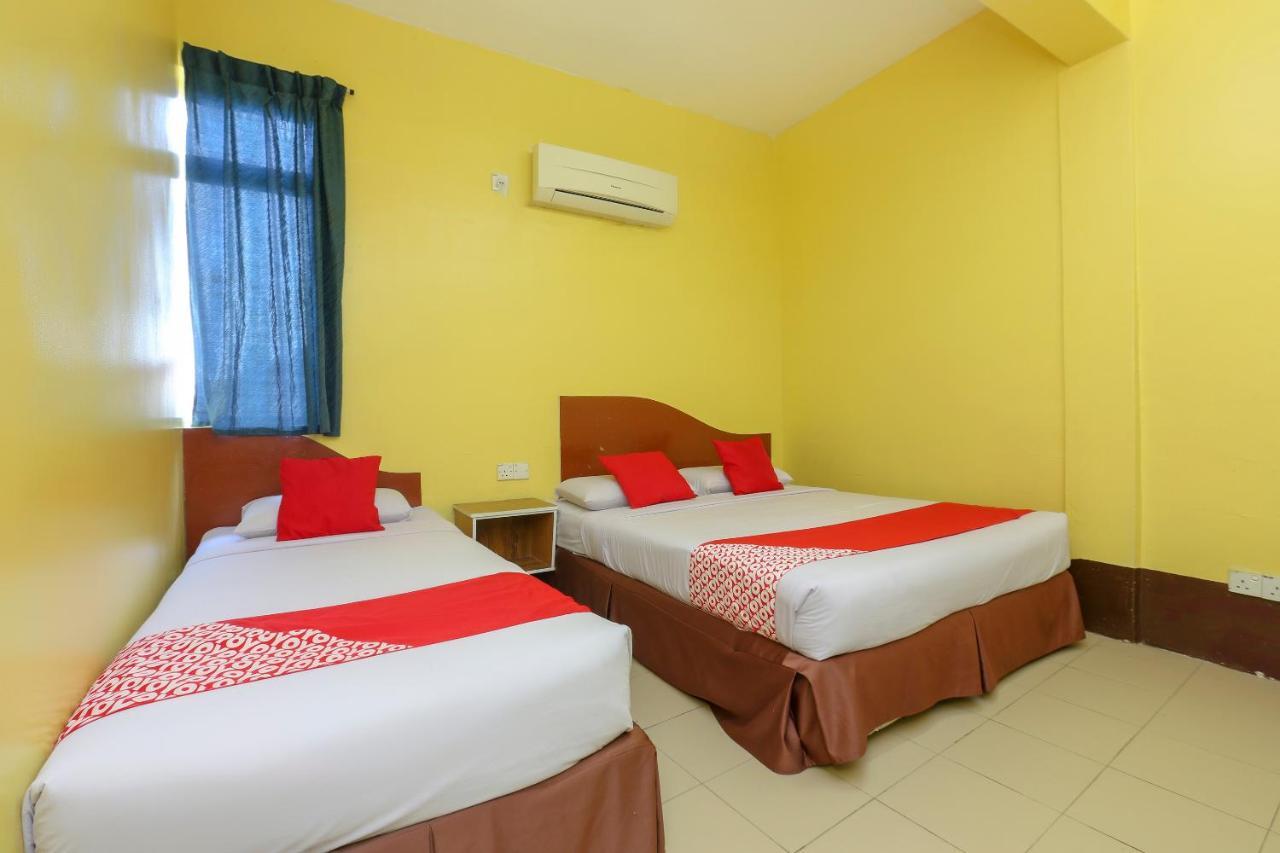 Oyo 90162 Aj Hotel Kuala Berang Екстериор снимка