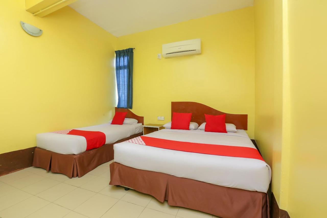 Oyo 90162 Aj Hotel Kuala Berang Екстериор снимка