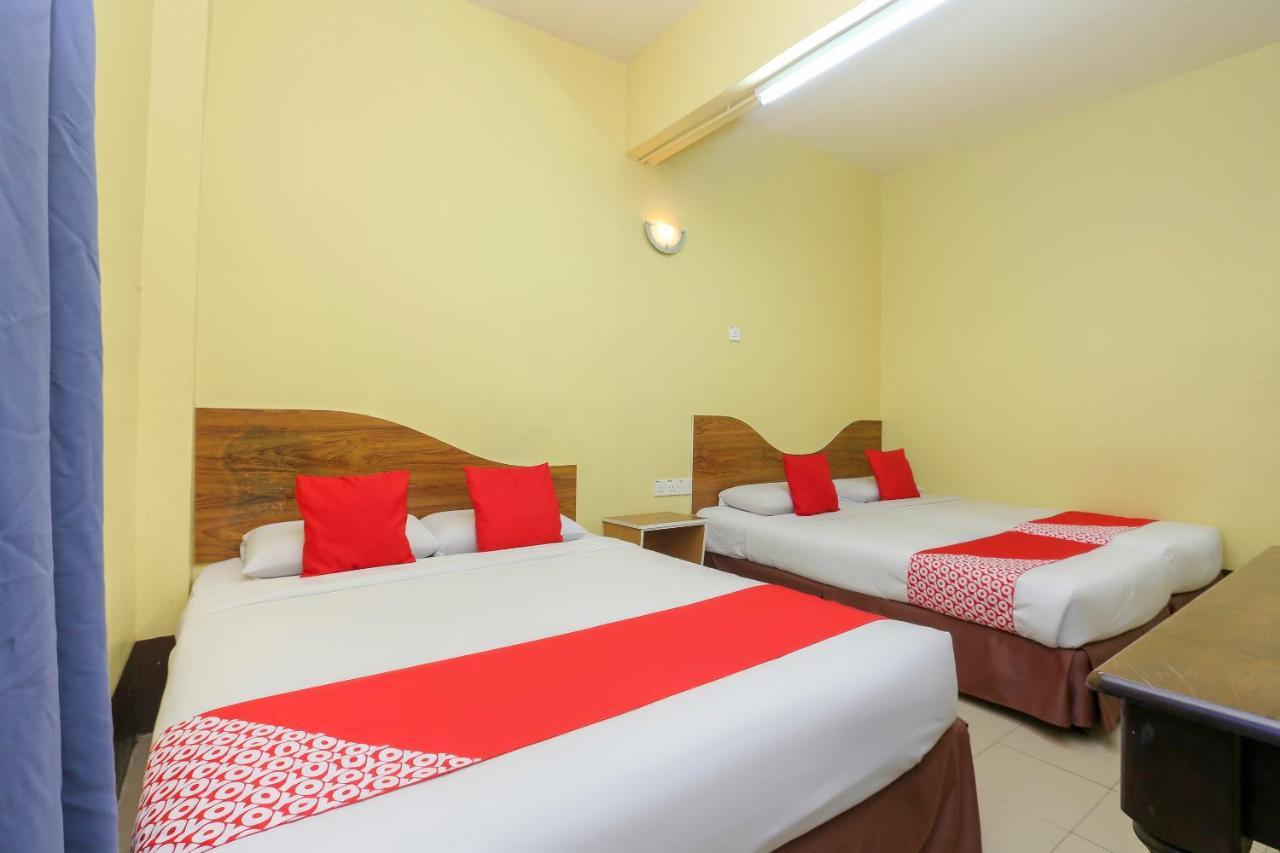 Oyo 90162 Aj Hotel Kuala Berang Екстериор снимка