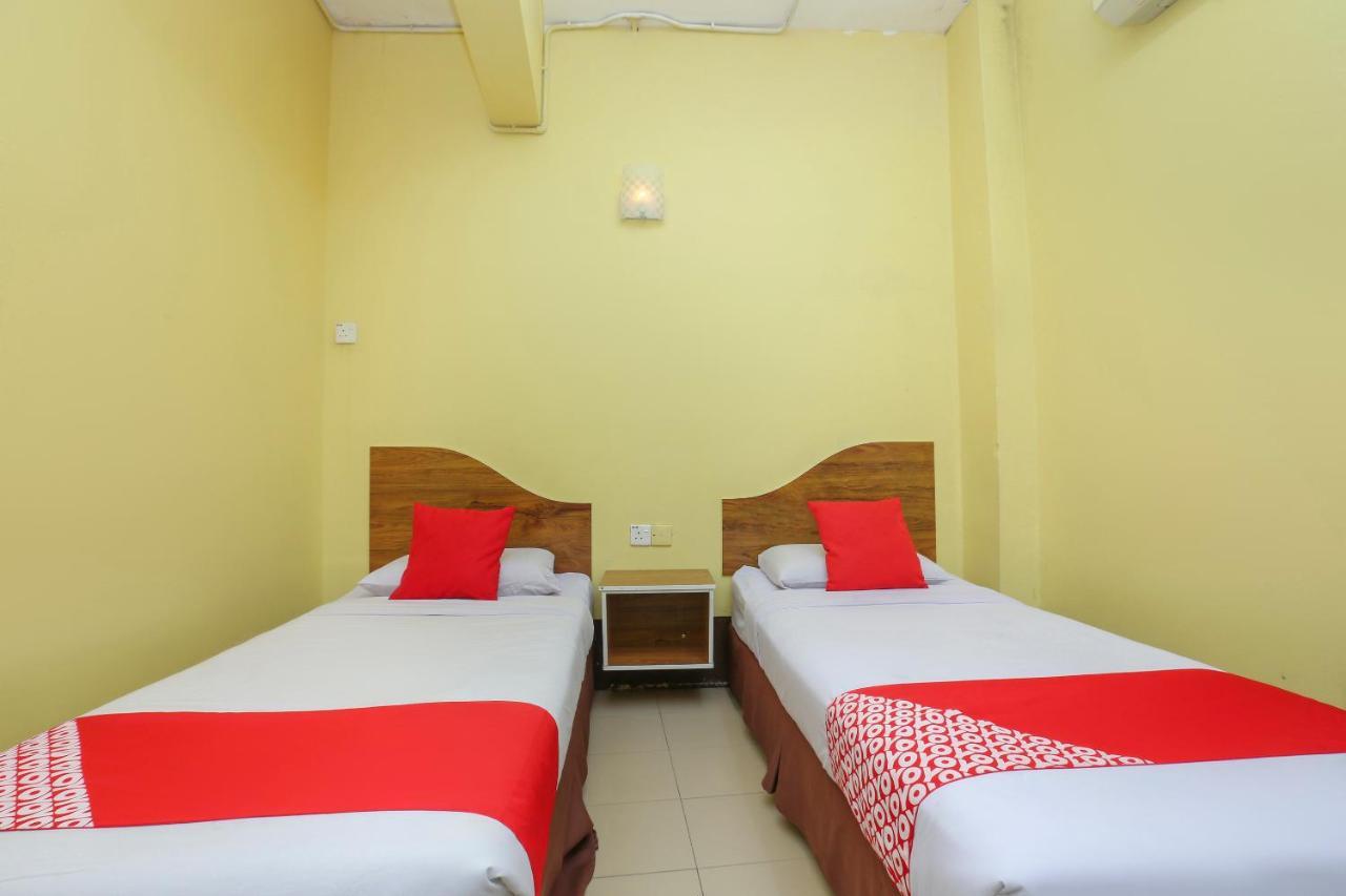 Oyo 90162 Aj Hotel Kuala Berang Екстериор снимка