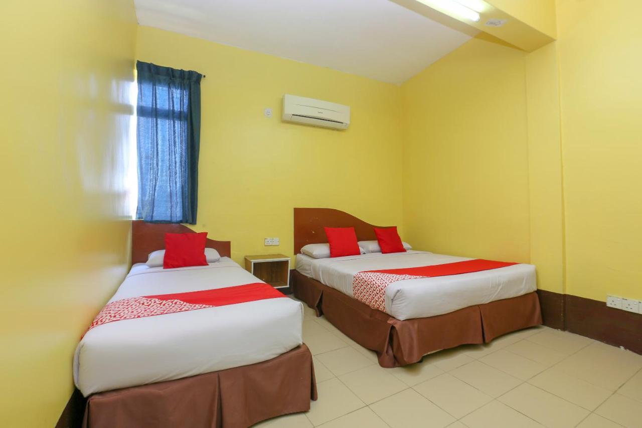 Oyo 90162 Aj Hotel Kuala Berang Екстериор снимка