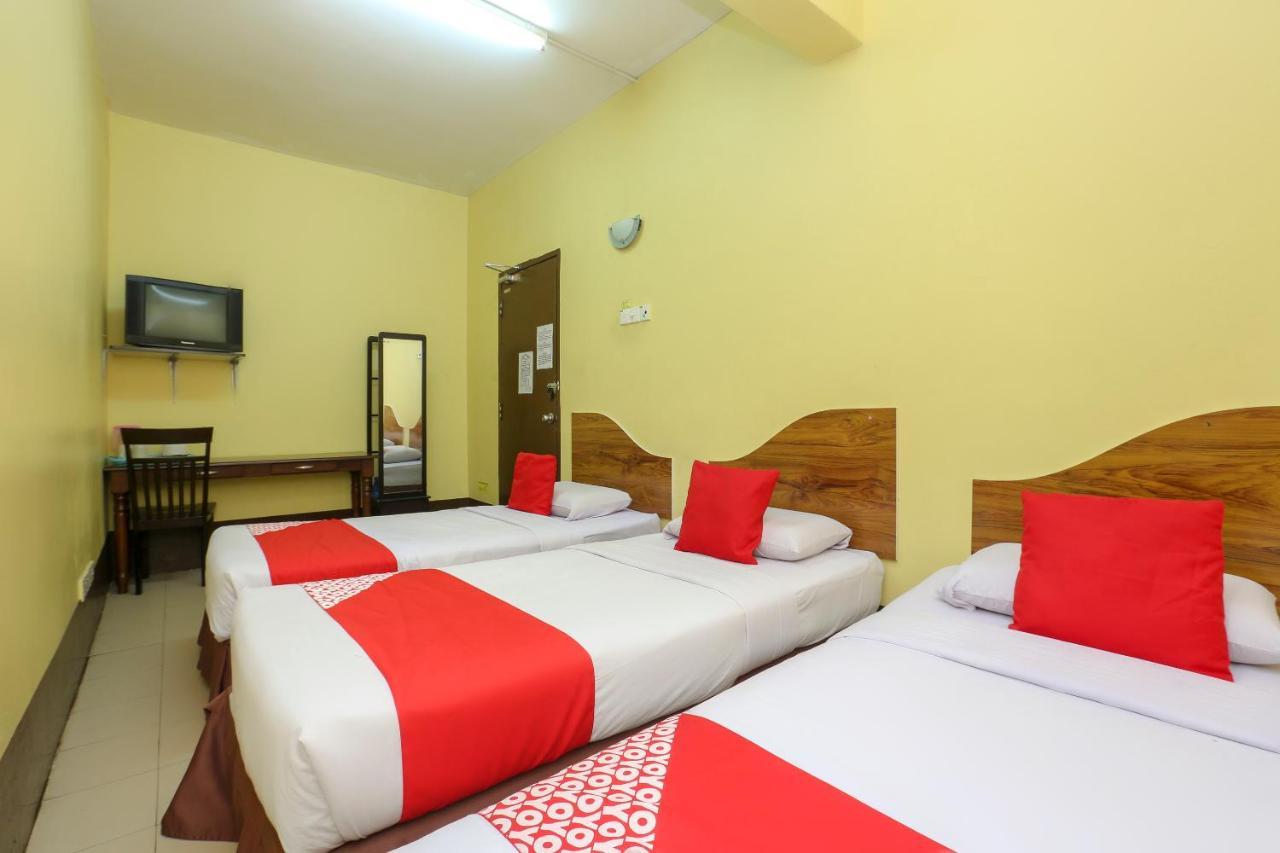 Oyo 90162 Aj Hotel Kuala Berang Екстериор снимка