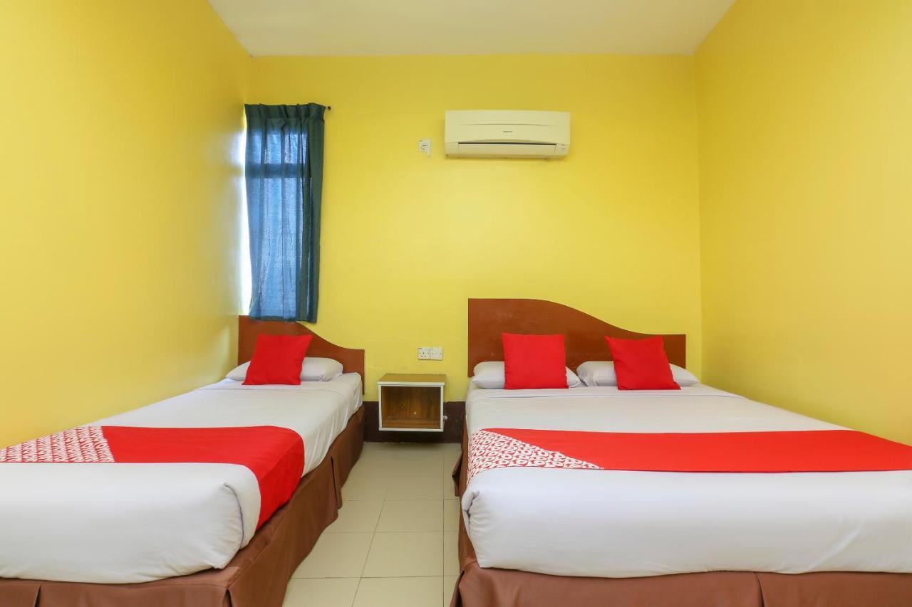 Oyo 90162 Aj Hotel Kuala Berang Екстериор снимка