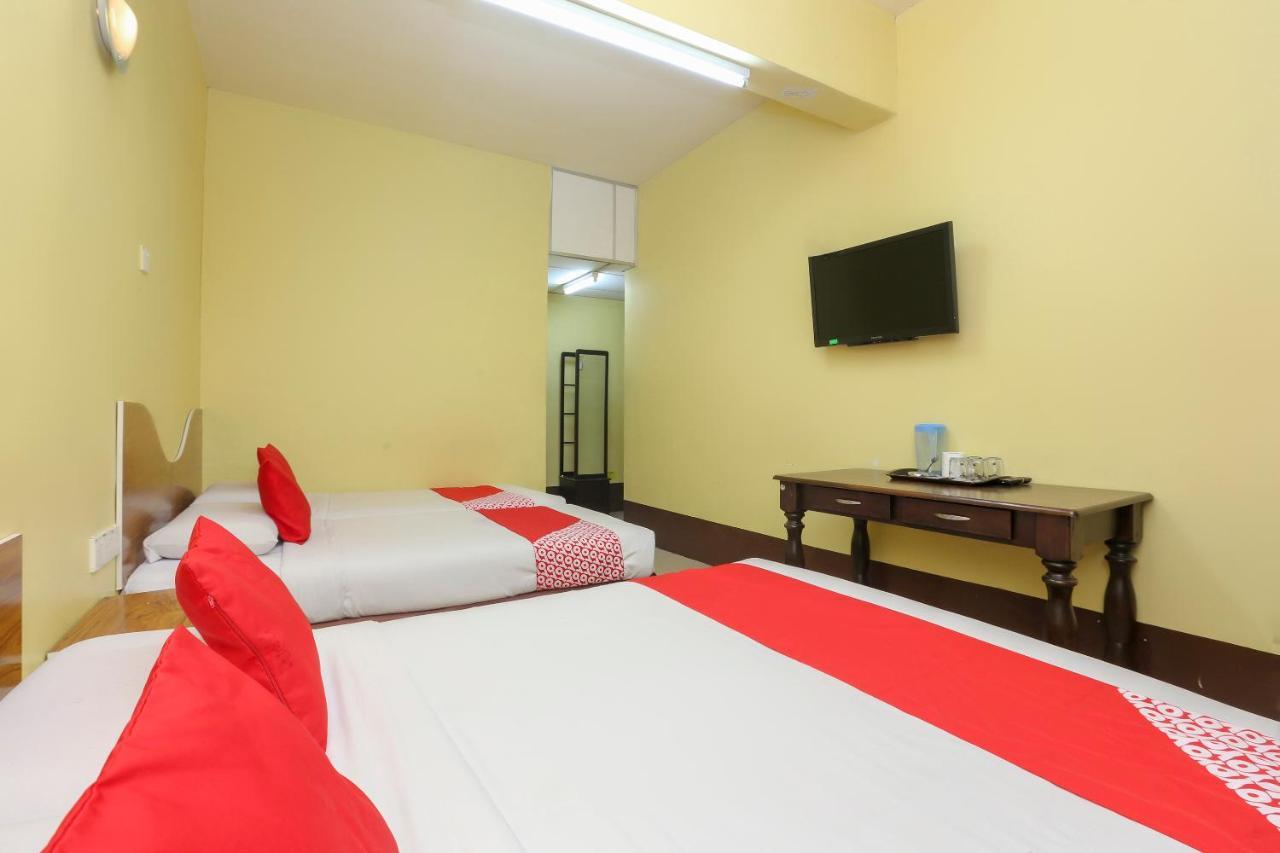 Oyo 90162 Aj Hotel Kuala Berang Екстериор снимка